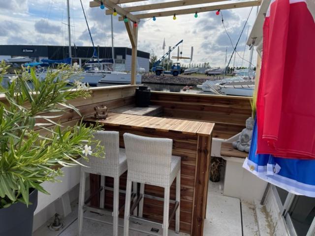 Exceptionnel Bateau Maison Reine Mathilde Ouistreham Bagian luar foto