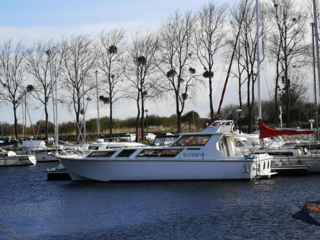 Exceptionnel Bateau Maison Reine Mathilde Ouistreham Bagian luar foto