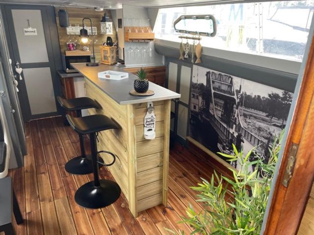 Exceptionnel Bateau Maison Reine Mathilde Ouistreham Bagian luar foto